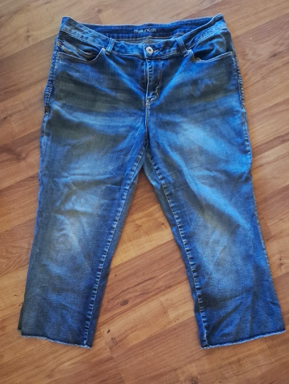 Maurices Women's Blue Washed Cropped Denim Jeans